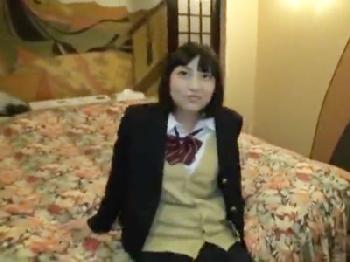 広瀬◯ず似で超可愛い女子校生がいつもの円光相手に友人呼ばれて3P巨乳素人美少女のエロ動画