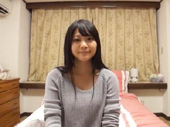 カメラ慣れしてない感じがたまらない22歳受付嬢美形少女のハメ撮り素人美少女顔射のエロ動画