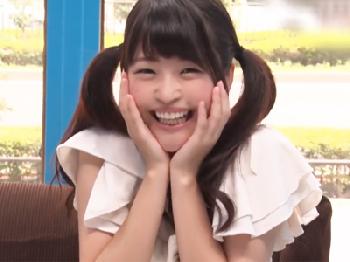 もっこり股間を涎を垂らすほど欲しがり娘の彼氏にイキ乱れるマダム人妻顔射3Pのエロ動画