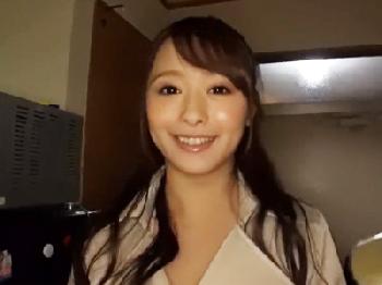 エッロい顔と巨乳で素人男を絶頂させまくるレンタル奥様Wこんな奥様いねぇよお姉さん痴女ハメ撮り白石茉莉奈のエロ動画