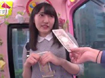 MMビンで金欠女子がお金の魔力に流され中出しFUCK素人美少女ナンパのエロ動画