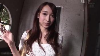 気が狂ったのかチンこでもバイブでも何でもいいから挿入して欲しい痴女お姉さん!ギャルぶっかけ乱交蓮実クレアのエロ動画