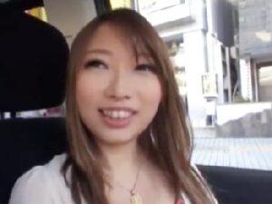 くびれボいンのたまらないGALが車に乗ってくれたミラクル！巨乳お姉さん素人痴女ハメ撮りギャルナンパの無料エロ動画