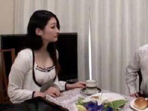 毎日子作りSEXしてるのにオナニーも凄い肉欲旺盛義理の姉！巨乳人妻中出し近親相姦の無料エロ動画