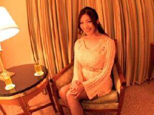 何度も出演を断られてきた実在する超高級コールガールの実態！巨乳お姉さん中出しの無料エロ動画