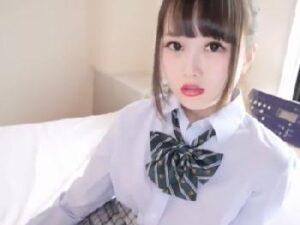 『奥まで届いてるのぉ！』魔性系な美形少女女子校生がオッサン男根に犯され恍惚顔！！素人美少女痴女ハメ撮りの無料エロ動画