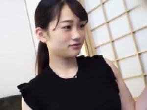 内気な童貞君を乳頭責めしながらブルマコスで筆おろしする巨大乳房お姉さん!巨乳の無料エロ動画