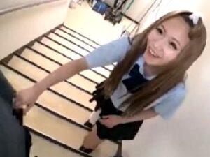 『このままでいいよ』非常階段でもOK！場所も相手も選ばないとんでも円光GAL！素人ハメ撮り女子校生ギャルロリの無料エロ動画