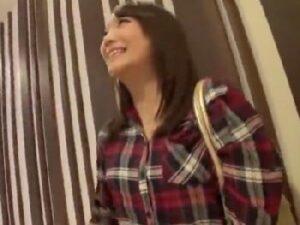 男を釘付けにする神肉体な専門学生(19)と即日ハメ撮り！！巨乳素人美少女痴女顔射ナンパの無料エロ動画