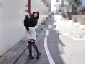 異常性的欲望が抑えきれず優しい夫を裏切り調教される新妻！素人中出し人妻乱交露出の無料エロ動画