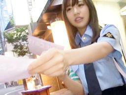 新宿でナンパしたガールズバー店員と婦警コスプレセっクス！素人美少女の無料エロ動画