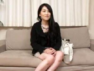 主婦アンケートと騙してホテルに連れ込んだ細身妻と一回限りのうわき中出しセっクス！素人痴女人妻ハメ撮りナンパの無料エロ動画