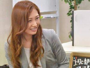 憧れの上司と残業後のオフィスで中出し性行為！！！巨乳お姉さんOLの無料エロ動画