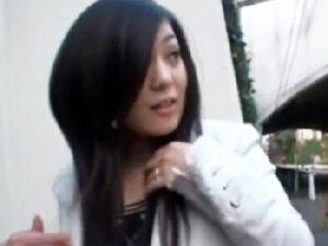 『え？中に…？』ナンパで捕まえた素人に無許可で子種中出し！巨乳人妻の無料エロ動画