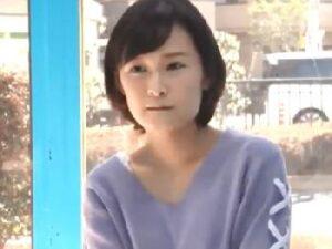 清麗で真面目そうな20歳の素人看護学生がマジックミラーー号で中出しされる一部始終！美少女ナンパの無料エロ動画