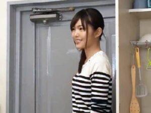 デリヘルで来ないようなレベルのきれいなお姉さんが家事手伝いで来たので襲ってしまった！美少女素人フェラの無料エロ動画