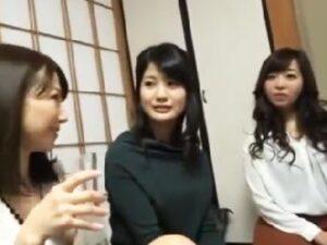ヤリコンに参加して酔わされた奥様たちの末路が悲惨すぎる！素人中出し人妻乱交の無料エロ動画