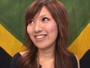 ノリの良さうな巨大乳GALナンパして即挿入を繰り返す黒のハイエース！巨乳お姉さん素人フェラ手コキギャルぶっかけの無料エロ動画