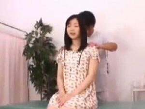 マッサージに来たはずなのに気がついたら挿入されて中出しまでされる素人きれいなお姉さん！の無料エロ動画