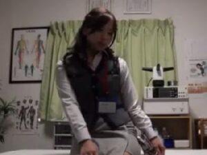 ボいンOL相手に容赦のない中出しレイプをキメるクズ整体師！巨乳お姉さん素人マッサージの無料エロ動画