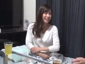 合コンでお持ち帰りしたお姉さんをこっそりトウサツハメでザーメン中出し！素人ハメ撮りの無料エロ動画