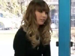 『イっちゃうからぁ！』バッチリメイクな美GALをマッサージ中にハメ！！お姉さん素人顔射ギャルナンパ盗撮の無料エロ動画