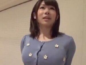 TITTERで知り合った美巨大乳女子大生とホテルでハメ撮り！巨乳お姉さん素人パイズリの無料エロ動画