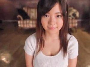 ビックおっぱい美形少女が子宮奥を巨大チンポで激しく突かれノックアウト！！巨乳美少女顔射の無料エロ動画