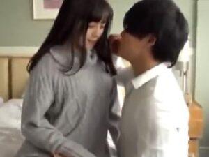 『んっ…口づけ…好き』色白美肌ゆるふわきれいなお姉さんと昼間っからいちゃラブ顔面射精ハメ！美少女顔射の無料エロ動画