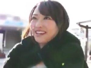 欲求不満の美人奥さんと密通温泉旅行で妊娠確実の中出し三昧！！人妻ハメ撮り3Pの無料エロ動画