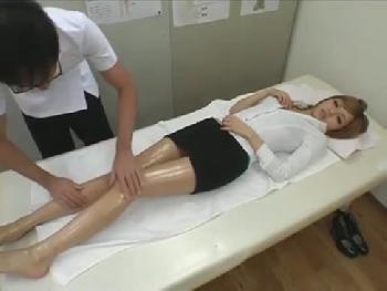 GAL風OLが無慈悲オイルマッサージ師に容赦なく挿入される!素人痴女顔射ギャル盗撮の無料エロ動画