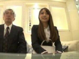 芸能人みたいなルックスの強烈可愛いオフィスレディが上司と男女混浴→お互い発情し中出しセっクスに発展！！お姉さん痴女OLの無料...