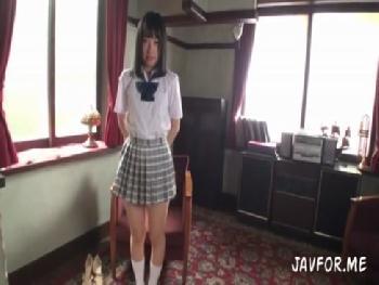 黒髪清麗系の美形少女童顔女子校生がデカちんイラマチオチオで可愛い顔が歪む！美少女顔射ハメ撮りロリぶっかけの無料エロ動画