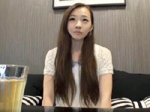 『なぜこんな子が！？』制作側が口を揃えた新人オフィスレディデビュー！！巨乳お姉さん素人中出しOLデビュー作の無料エロ動画