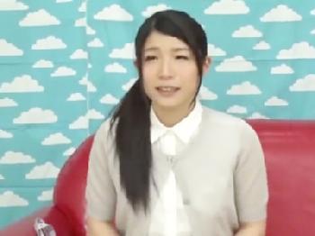 『ここに挿れて…』巨大オッパイ妻がチェリーボーイくんを優しく筆おろし!!巨乳素人人妻童貞の無料エロ動画