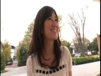 美人奥様をナンパ！ペニ棒不足のすけべ女は喜んで快楽へ堕ちる！お姉さん素人人妻熟女の無料エロ動画