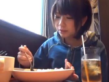 ショートボブな美形少女とラブらブデート→童顔のわりに形のイイ美麗な乳房を曝け出して朝までラブホテルパコ！美少女素人ハメ撮りロ...