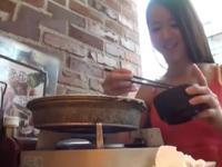 『中に出しちゃったの？』マッサージ店で働く美形お姉さんをナンパし自宅に連れ込み中出し！素人ハメ撮りの無料エロ動画