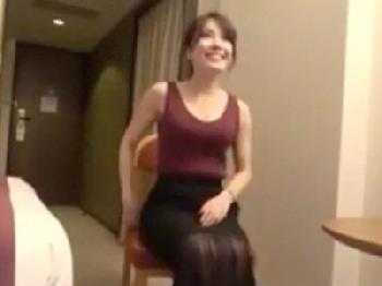 ホテルまで着いてきちゃう誘い受けな素人の焦らしプレイ！美少女顔射の無料エロ動画