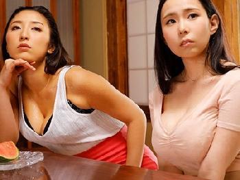 暑さでとろけそうな夏…2人の爆乳義理の姉と汗だくになった中出し3人プレイ！お姉さん近親相姦3P本真ゆり吉根ゆりあの無料エロ動...