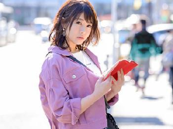 真面目な文学美形少女が巨大ペニスを見て笑顔になっちゃうドすけべSEX!巨乳美少女デビュー作古賀まつなの無料エロ動画