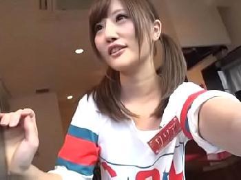 『いっぱい突いてくださぃ』美人カフェ店員を口説き落としホテルに連れ込みパコる！素人美少女顔射ハメ撮りナンパの無料エロ動画