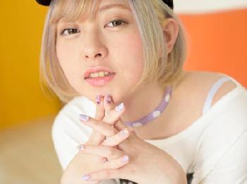 インスタで人気の一般人がまさかのAVデビューでトレンドせックス!美少女3Pデビュー作@yano_purpleの無料エロ動画