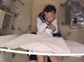 産婦人科に診察に来た美形少女女子校生がエロ医者にパイパンマンコに中出し陵辱されまくる！素人美少女レイプロリ盗撮の無料エロ動画