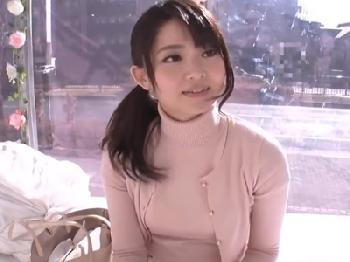 池袋駅周辺でナンパした素人を発情させて中出しゲット！！人妻の無料エロ動画