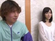 溜まりまくってる専業主婦が歳が離れた若者ペニスに食いついて！巨乳人妻の無料エロ動画