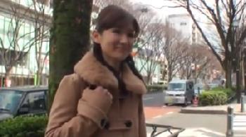 エレガントな素人奥様が性的欲求が爆発寸前に耐えられず自らAVに応募して狂乱する！人妻ハメ撮り熟女の無料エロ動画