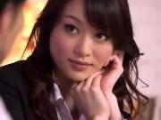 働くお姉さんが触手みたいなペニスに囲まれて体を弄られ快楽に堕ちる!中出し痴女ぶっかけの無料エロ動画