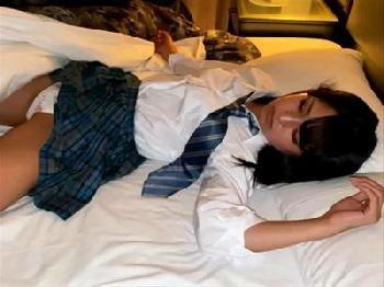 -渚みつき-可愛すぎたがゆえに外道なストーカーに寝込みを襲われた制服美形少女！美少女中出しフェラ顔射女子校生の無料エロ動画