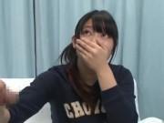 頼りなさそうな中年男とハメさせられる流れになって仕方なく応じる黒髪お姉さん！美少女素人の無料エロ動画